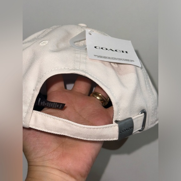 COACH WOMENS EMBROIDERED BASEBALL HAT - Picture 3 of 8